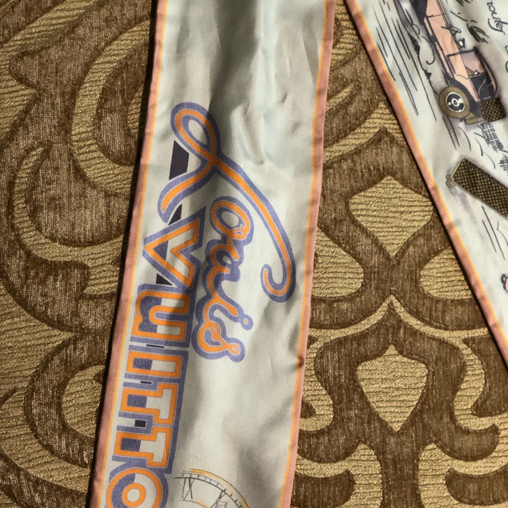Louis Vuitton scarf